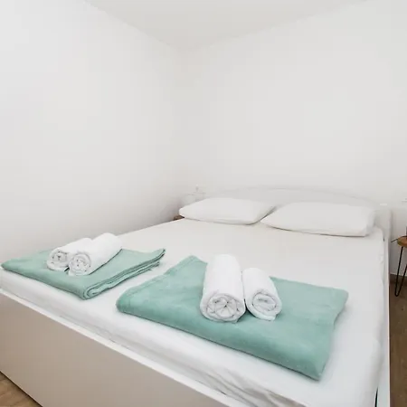 Monika Apartment *
