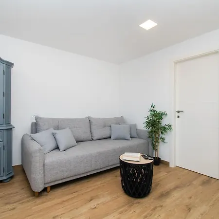 Apartment Monika Zaboric