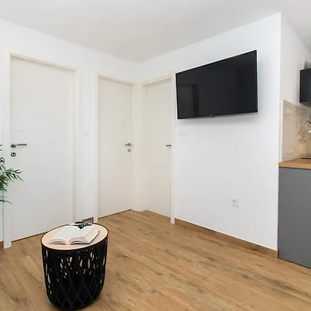 아파트 Monika 자보리치