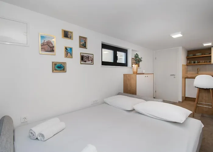 Monika Appartement *